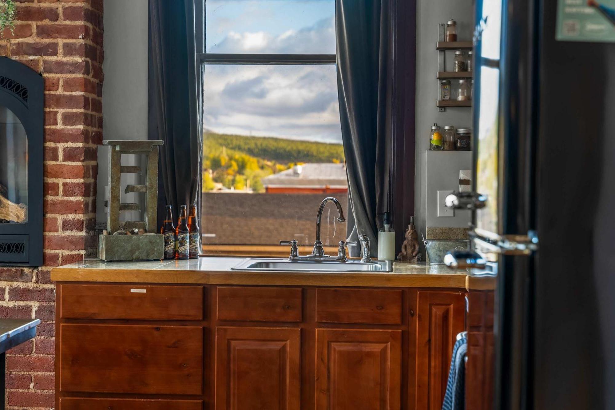 Beautiful Mountain Views In Iconic Building Villa Leadville Eksteriør bilde